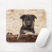 Welpe der deutschen Schäferhirte im Korb Mousepad (Mit Mouse)