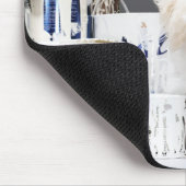 Welpe, die unter Lackfarben sitzt Mousepad (Ecke)
