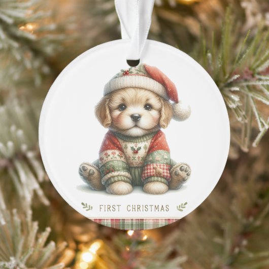 Welpe im Patchwork-Pullover & Weihnachtsmannmütze Ornament (Baum)