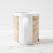 Welpe in Basket Jumbo-Tasse (Rückseite)