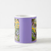 Welpe mit Blumen Kaffeetasse (Mittel)