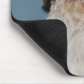 Welpe mit dicken Brillen Mousepad (Ecke)