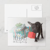 Welpe mit Weihnachtsgeschenken Feiertagspostkarte (Vorne/Hinten)
