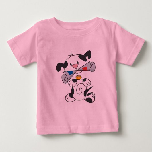 Welpe mit Zeitungs-T - Shirts und Geschenken (Vorderseite)