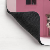 Welpe pinkelt aus Puppenheim Mousepad (Ecke)