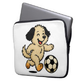 Welpe spielt Fußball Laptopschutzhülle (Vorderseite Links)