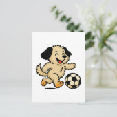 Welpe spielt Fußball Postkarte (Stehend Vorderseite)