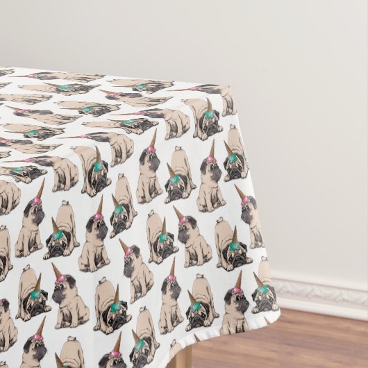 Welpen-Möpse| strebendes Unicorn-Muster Tischdecke (Beispiel)