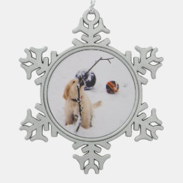 Welpenspiele im Schnee Schneeflocken Zinn-Ornament