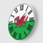 Welsh Flag - Green and White backed, Red Dragon Große Wanduhr (Winkel)