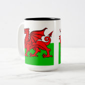 Welsh Flag Zweifarbige Tasse (Vorderseite Links)