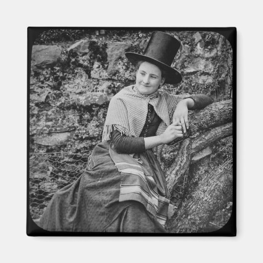 Welsh Girl Traditional Dress Circa 1890 Magnet (Vorne)