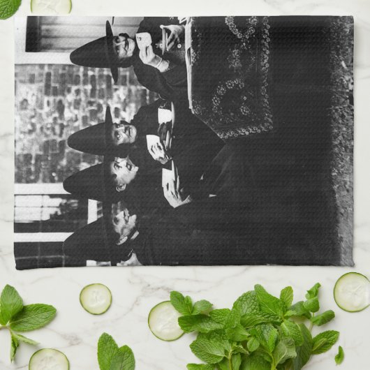 Welsh Hexen mit Tee-Krone-Teatime Geschirrtuch (Gefaltet)