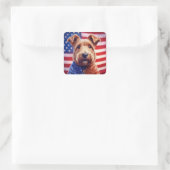 Welsh Terrier mit amerikanischer Flagge und Bandan Quadratischer Aufkleber (Tasche)