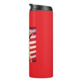 Welsh Terrier mit amerikanischer Flagge und Bandan Thermosbecher (Nach rechts gedreht)