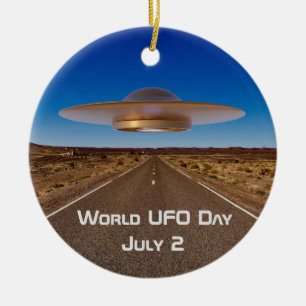 Welt-UFO-Tag Keramik Ornament