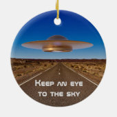 Welt-UFO-Tag Keramik Ornament (Hinten)