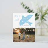 Weltfrieden Dove Christmas Design Feiertagspostkarte (Stehend Vorderseite)