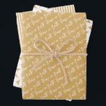 Weltfrieden Golden Christmas Geschenkpapier Set<br><div class="desc">Weltfrieden Weihnachtsmuster Verpackung Papierblätter. Das Design besteht aus drei verschiedenen Designs,  einem modernen,  weißen Weltfrieden-Schriftzeichen-Kunstmuster auf goldgelber Farbe,  einem modernen geometrischen Halbkreismuster und klassischen Streifen.</div>