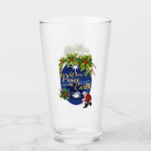 Weltfrieden-Weihnachtstrinkendes Glas