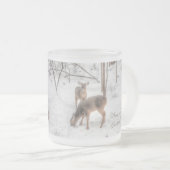 Weltfrieden - zwei Hirsche in schneebedeckten Wäld Mattglastasse (VorderseiteRechts)