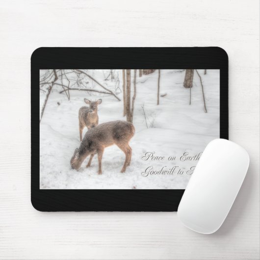 Weltfrieden - zwei Hirsche in schneebedeckten Wäld Mousepad (Mit Mouse)