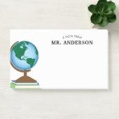 Weltkugel auf Stapel des Buch-personalisierten Post-it Klebezettel (Büro)