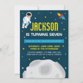 Weltraum Dunkler Junge Astronaut zum Geburtstag Ei Einladung (Vorderseite)