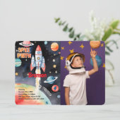 Weltraum-Geburtstags-Foto Einladung (Stehend Vorderseite)