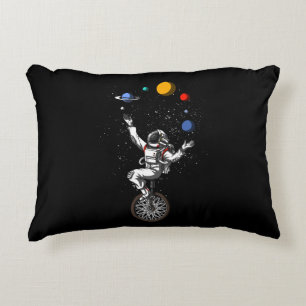 Weltraumamonaut Juggling Planets Kosmische Astrono Dekokissen