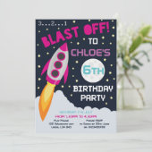 Weltraumbezogene Geburtstagsfeier Einladung (Stehend Vorderseite)