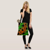 Weltraumblasen - orange/grün tasche (Am Model)