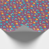 Weltraumforscher auf Ruby Lila Geschenkpapier (Ecke)