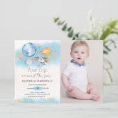 Weltraumplaneten Junge zum ersten Geburtstag Foto Einladung (Stehend Vorderseite)