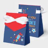 Weltraumraketenwerfer und Rote Geschenke für Gefäl Geschenkschachtel