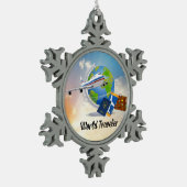 Weltreisender--Verpackt und bereiten Sie vor, um Schneeflocken Zinn-Ornament (Links)
