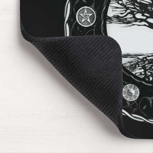 Weltreligions-Schwarzweiss-Baum Mousepad (Ecke)