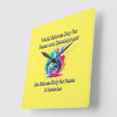 Weltwissenschaftstag für Frieden und Entwicklung. Quadratische Wanduhr (Winkel)