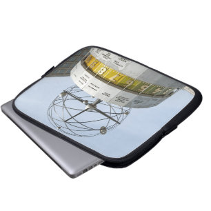 Weltzeituhr in Berlin Laptopschutzhülle