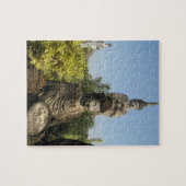 Wen beten Sie? Nong Khai, Isaan, Thailand Puzzle (Horizontal)