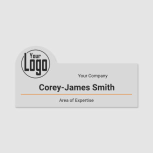 Wen sprechen Sie mit einem Mitarbeiter? Namensschild