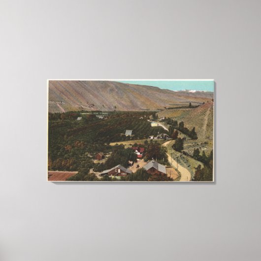 Wenatchee, WABird's Eye of Ranch im Tal Leinwanddruck (Vorderseite)