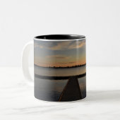 Wendouree Twilight Tranquility Zweifarbige Tasse (Vorderseite Links)