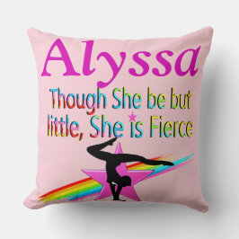 WENIG, ABER FIERCE GYMNASTICS PILLOW KISSEN