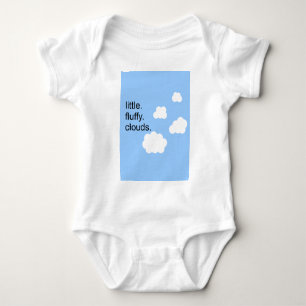 wenig. flaumig. Wolken Baby Strampler