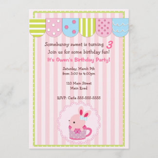Wenig Häschen im Schalen-Mädchen-Geburtstags-Party Einladung