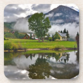 Wenig Haus im Nebel auf See Untersetzer (Vorderseite)