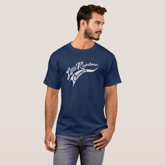Wenig Regenbogen-Comic-Wimpel dunkle T T-Shirt (Vorne ganz)