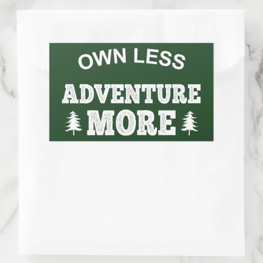 Weniger Eigenbedarf, mehr Abenteuer Rechteckiger Aufkleber (Tasche)