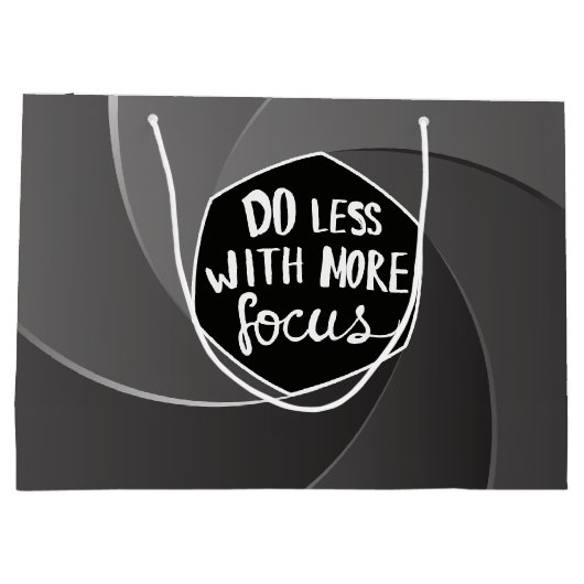 Weniger mit mehr Fokus Große Geschenktüte (Rückseite)